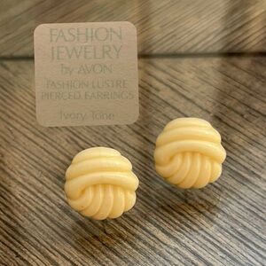 Avon 1980 Fashion Lustre Faux Ivory Tone Vintage Pierced Earrings